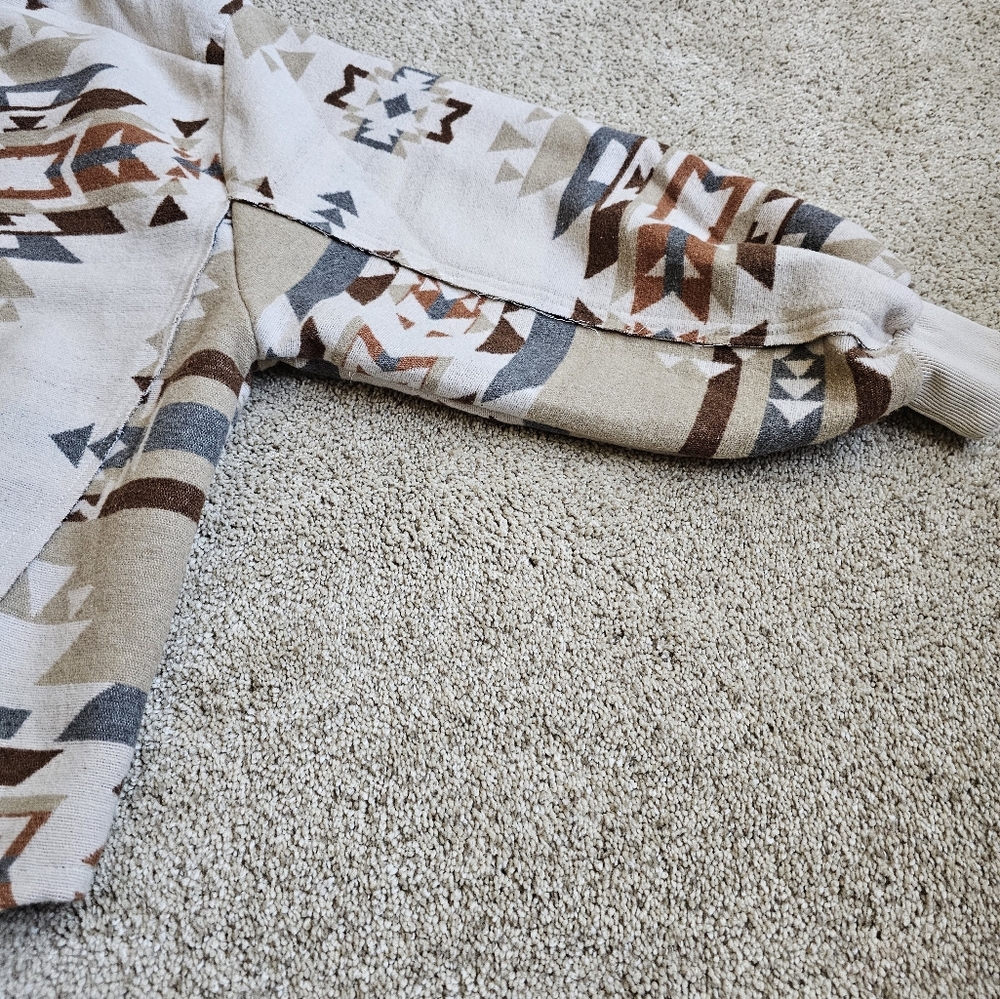 Aztec Pullover - Picture 2 of 4